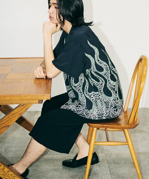 PRINTED LOOP COLLAR SS SHIRT