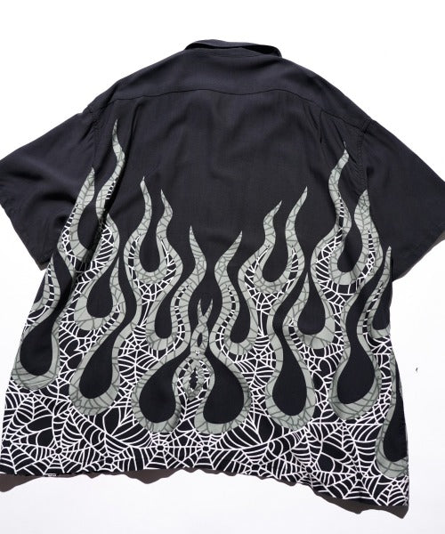 PRINTED LOOP COLLAR SS SHIRT