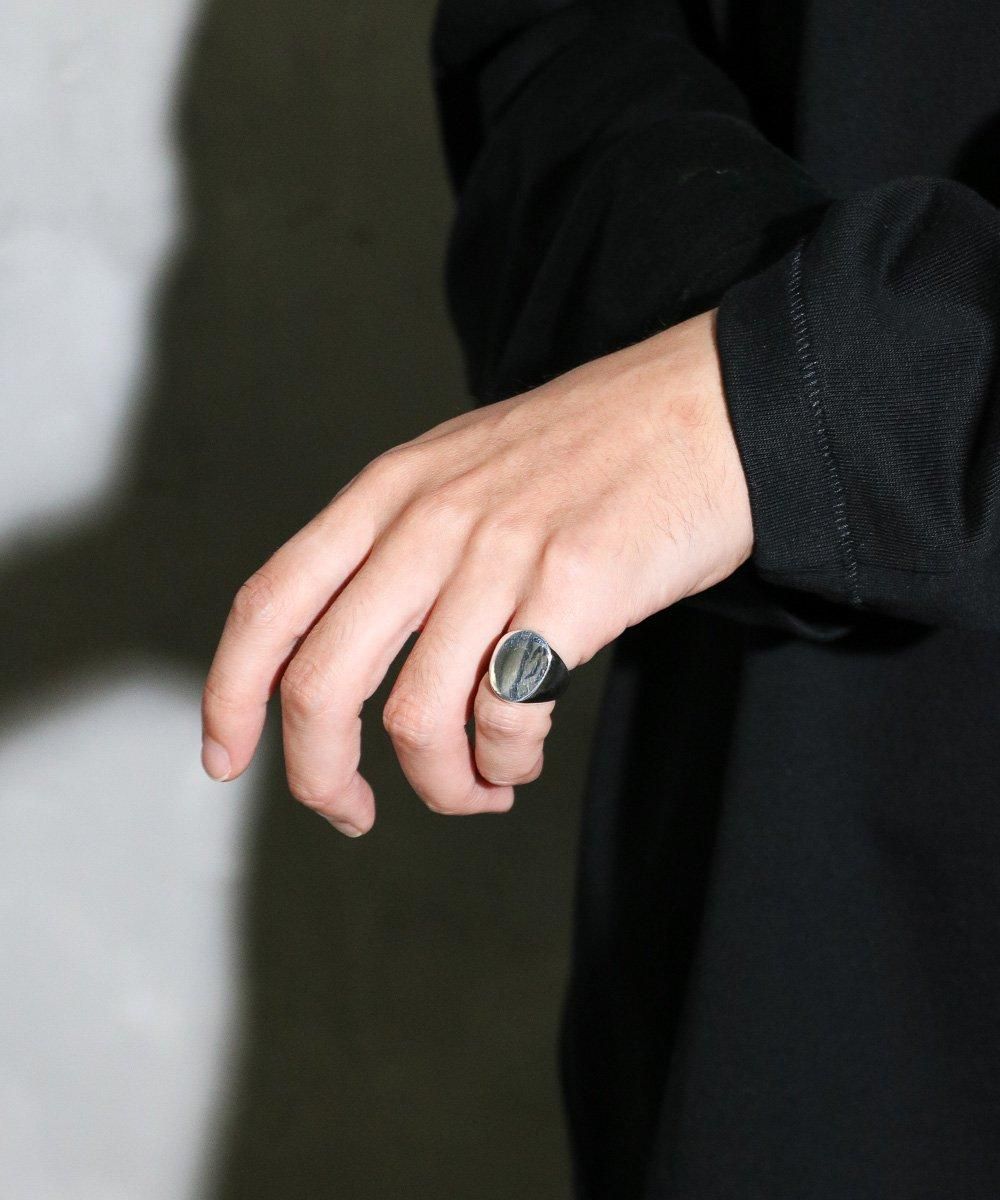 OVAL SIGNET RING