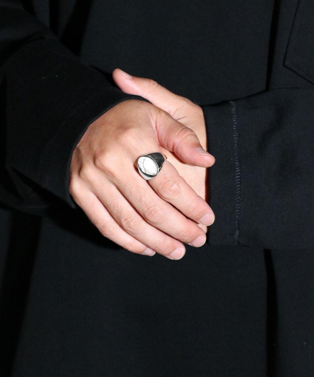 OVAL SIGNET RING