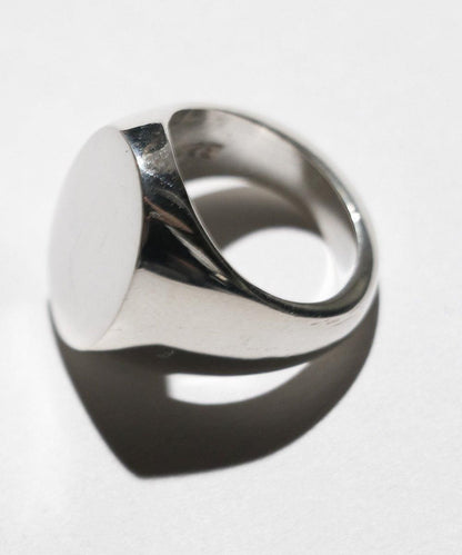 OVAL SIGNET RING