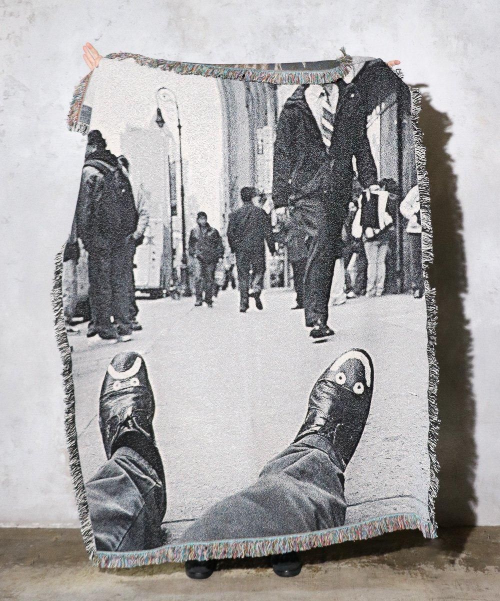 THROW HAPPY SAD AROUND THE WORLD -BLACK LINE-