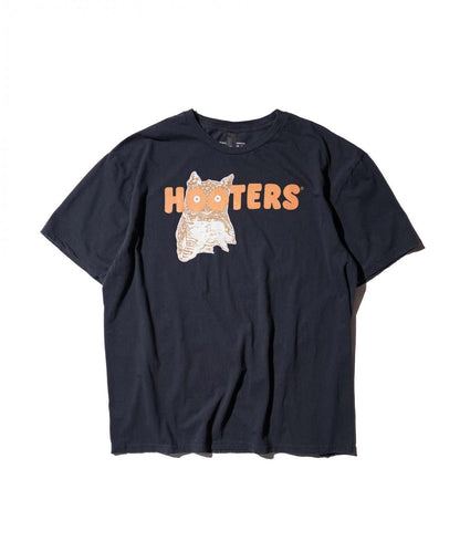 THRIFTY "HOOTERS" LOGO TEE