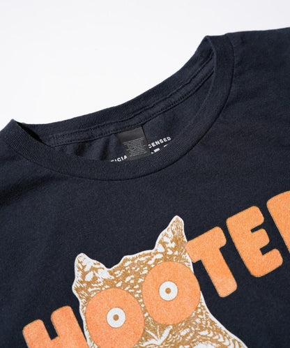THRIFTY "HOOTERS" LOGO TEE
