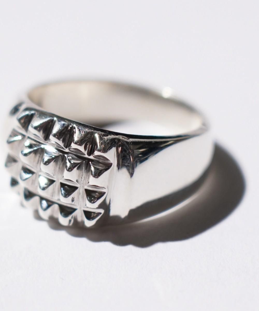 STUDS RING (25AN03)