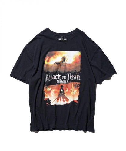THRIFTY ANIME TEE "ATTACK ON TITAN"