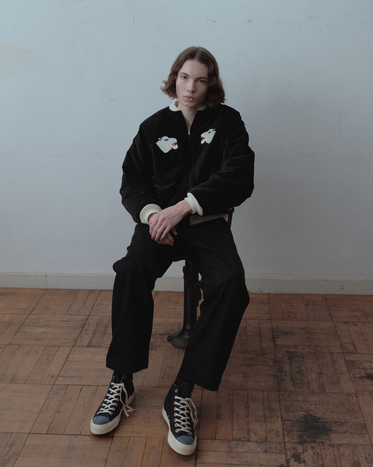 THRIFTY LOOK / SUNDERSTORM SOUVENIR PADDED BLOUSON model sitting